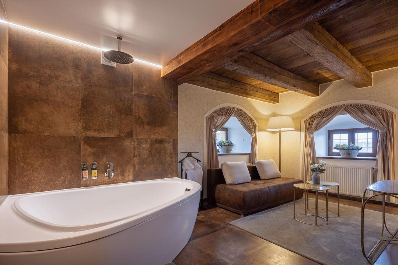 Deluxe Suite,1192667191:JPEG